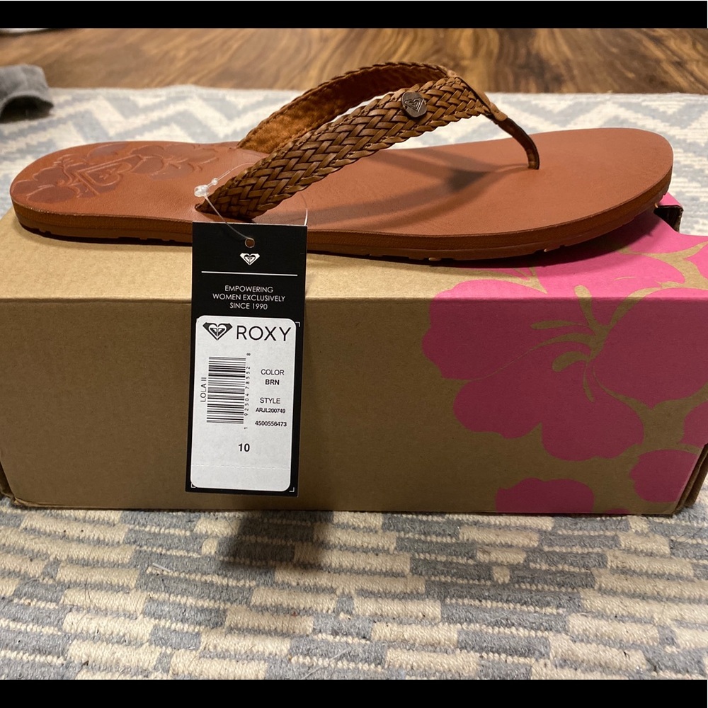 Roxy Lola II brown flip flops size 10 brand new